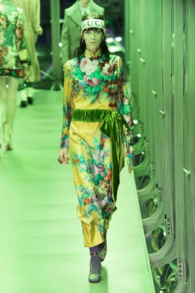 Look 9